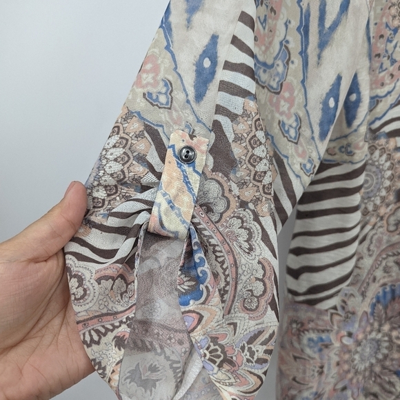 CHICO'S Roll Tab Top - Picture 2 of 7